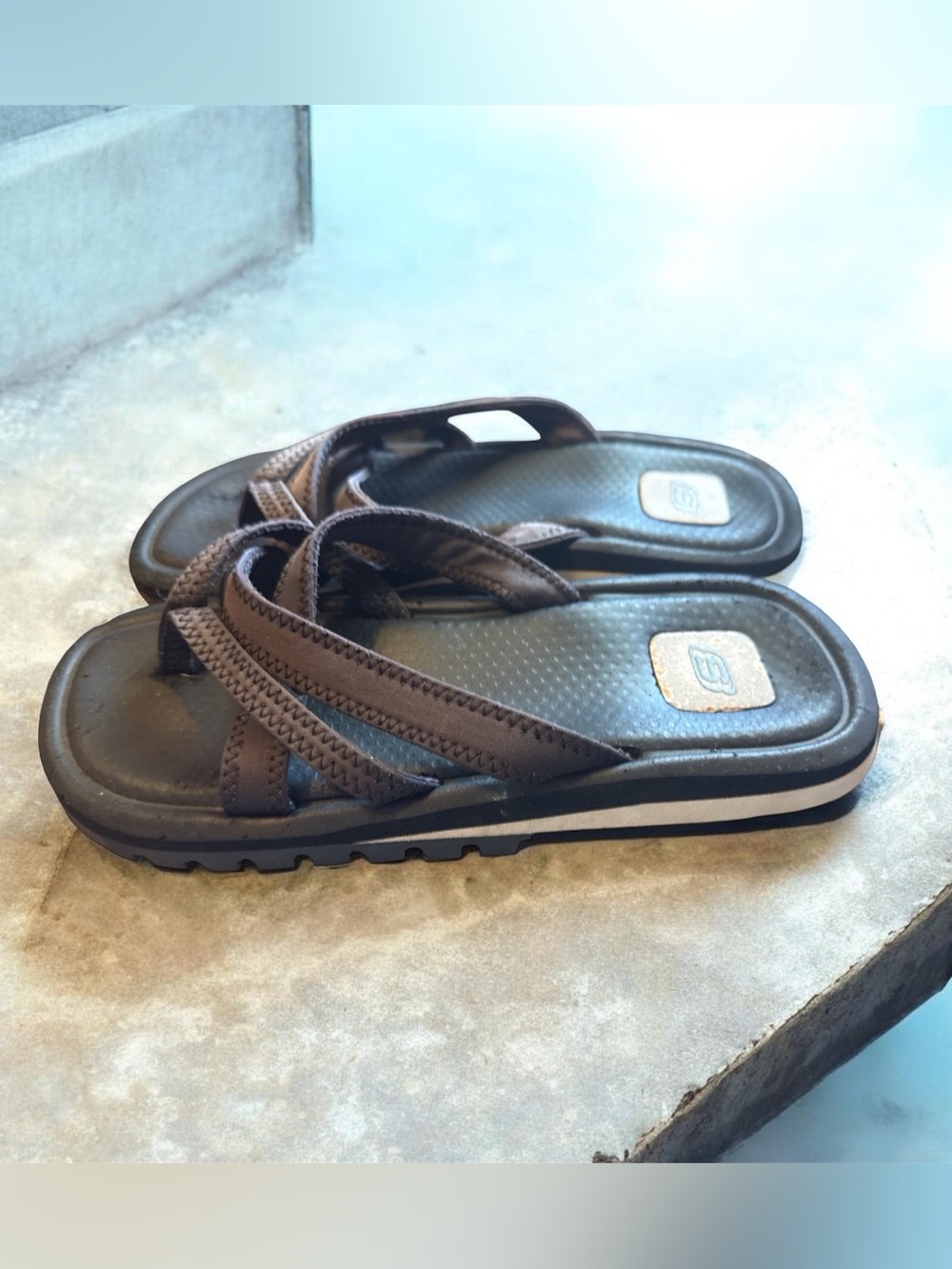 Skechers crisscross strap toe-wrap sandals